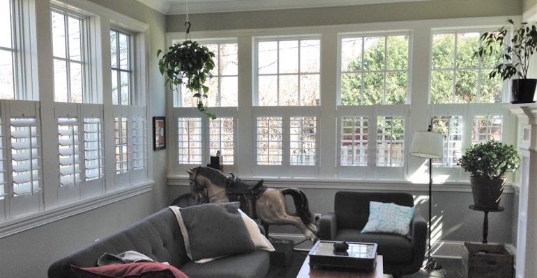 Cafe shutters in a sunroom in Cincinnati. Cincinnati cafe shutters sun room